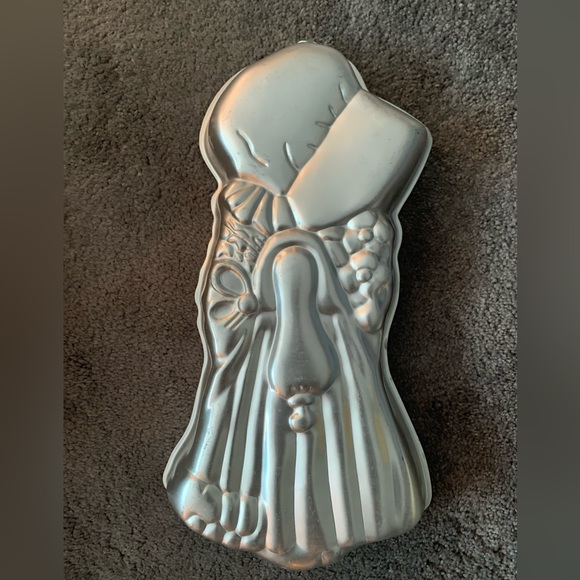 Wilton Other - Wilton vintage HOLLY HOBBIE HOBBY Cake Pan. Good used condition.